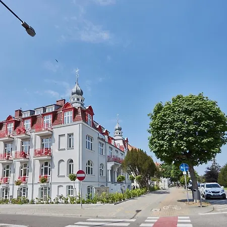 アパート - Swan - Wisus