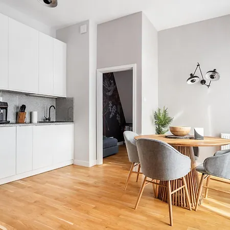 アパート - Swan - Wisus