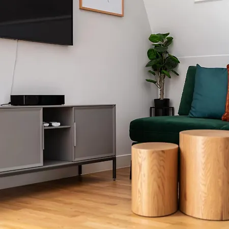 アパート - Swan - Wisus